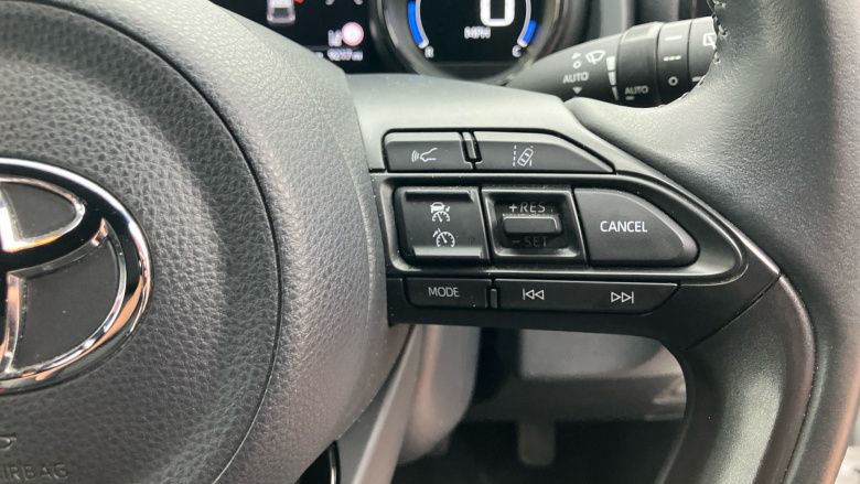 Toyota Yaris 1.5 Hybrid Dynamic 5dr CVT Hybrid Hatchback